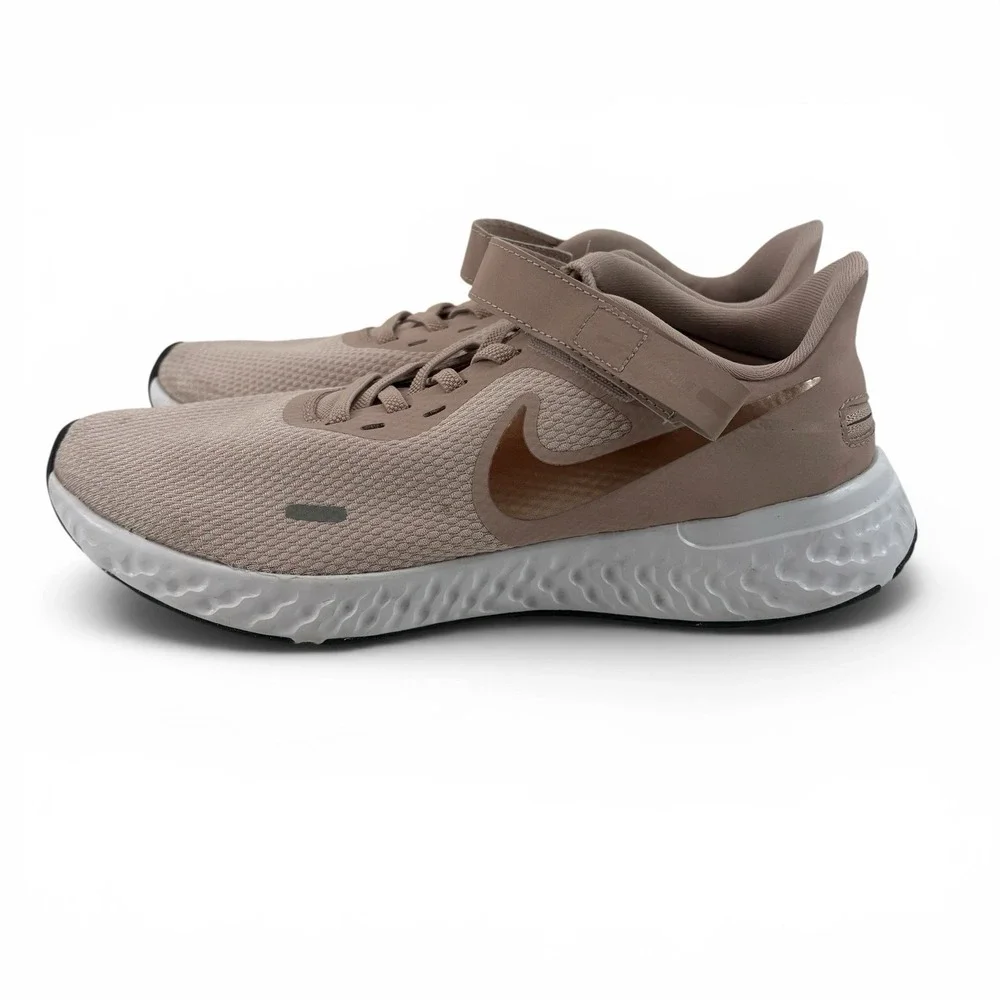 Nike Revolution 5 FlyEase Pink Rose Gold Running Shoes Women's Size 10